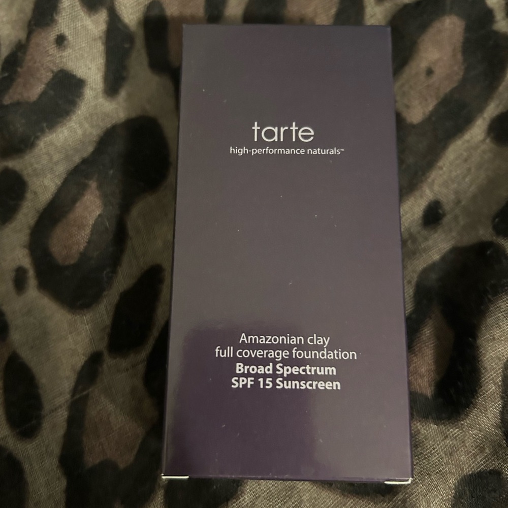 Tarte Amazonian Clay Foundation, LIGHT NEUTRAL, NEW